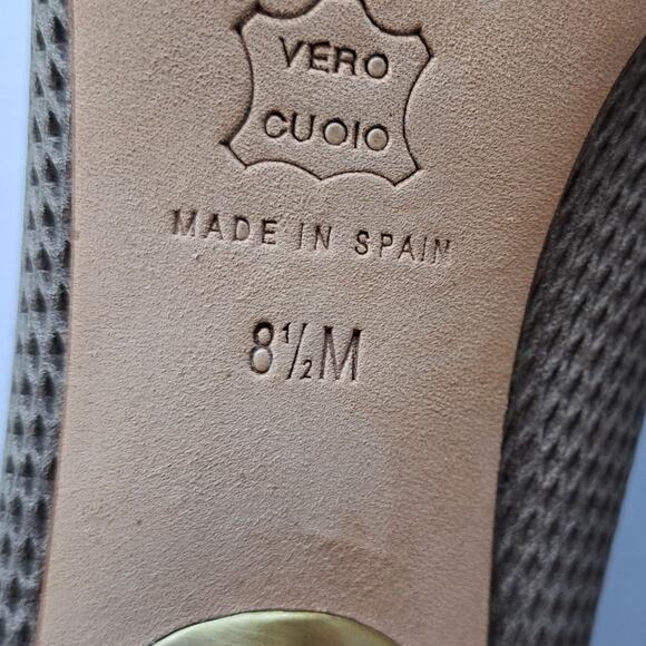 DONALD J PLINER Torin Platino Metallic Brush Off Leather Heels Women’s 8.5 Gold - Picture 7 of 10